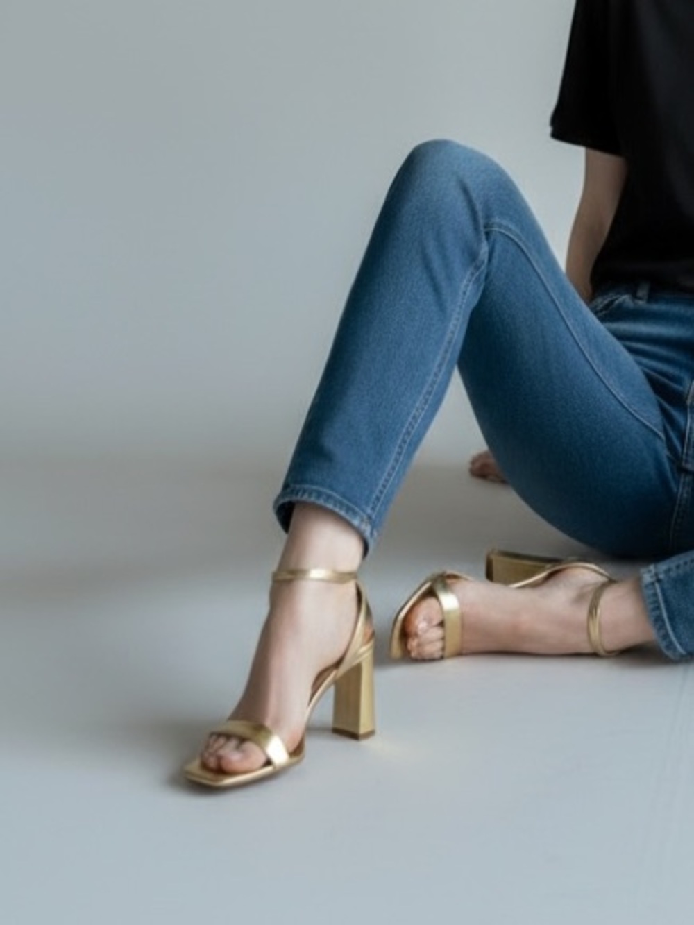 Fashion Nova Platform Heels Gold Size 9